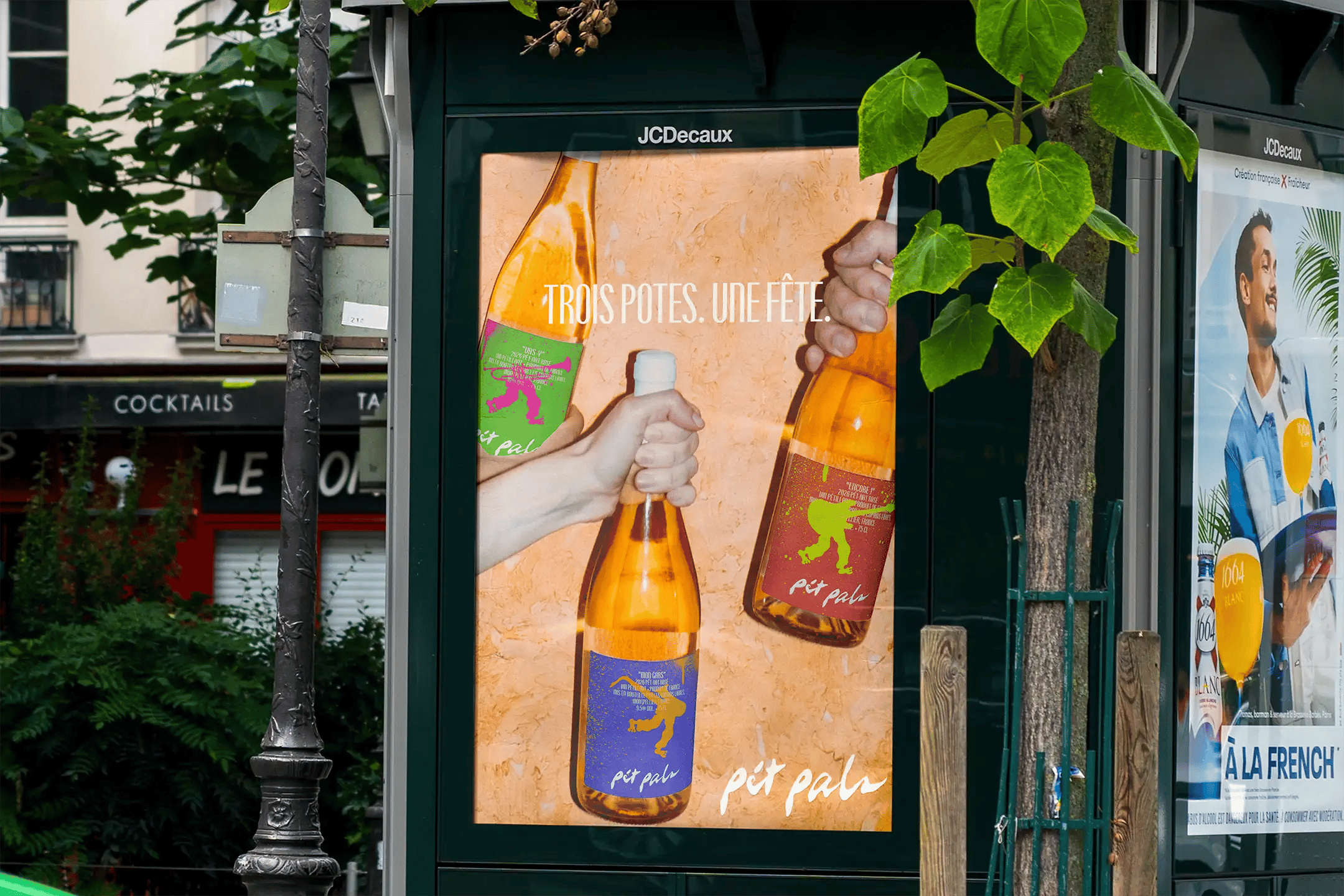 Pét Pals billboard in Paris